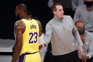 火爆塞内加尔vs伊拉克直播在哪里看在线观看_火爆塞内加尔vs伊拉克直播在哪里看在线观看在线观看_免费看直播